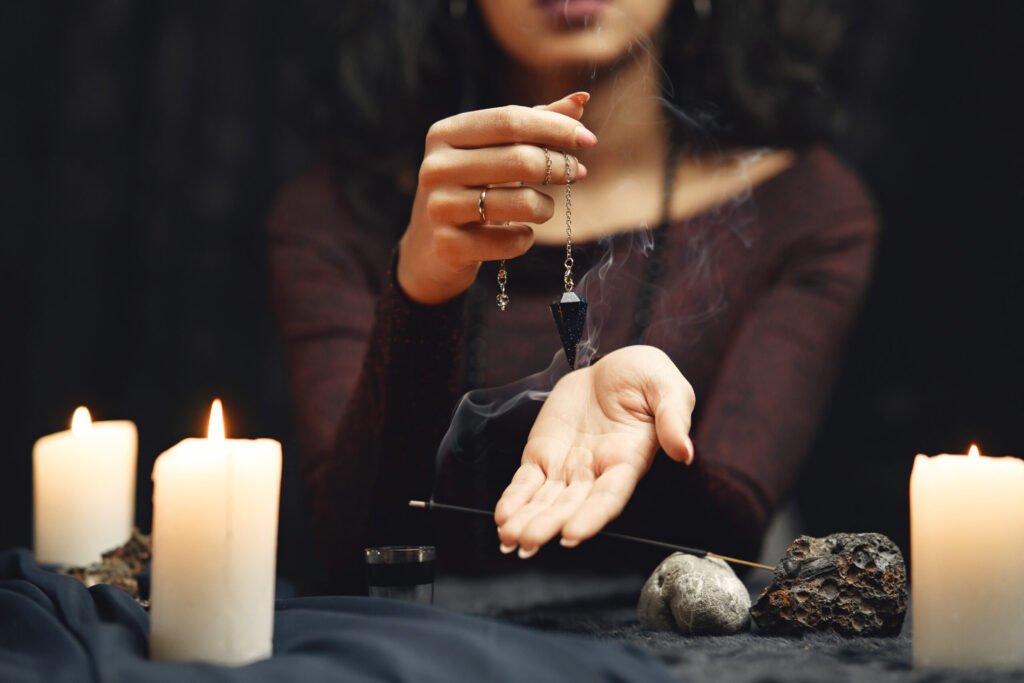 la terapia holística con péndulo
