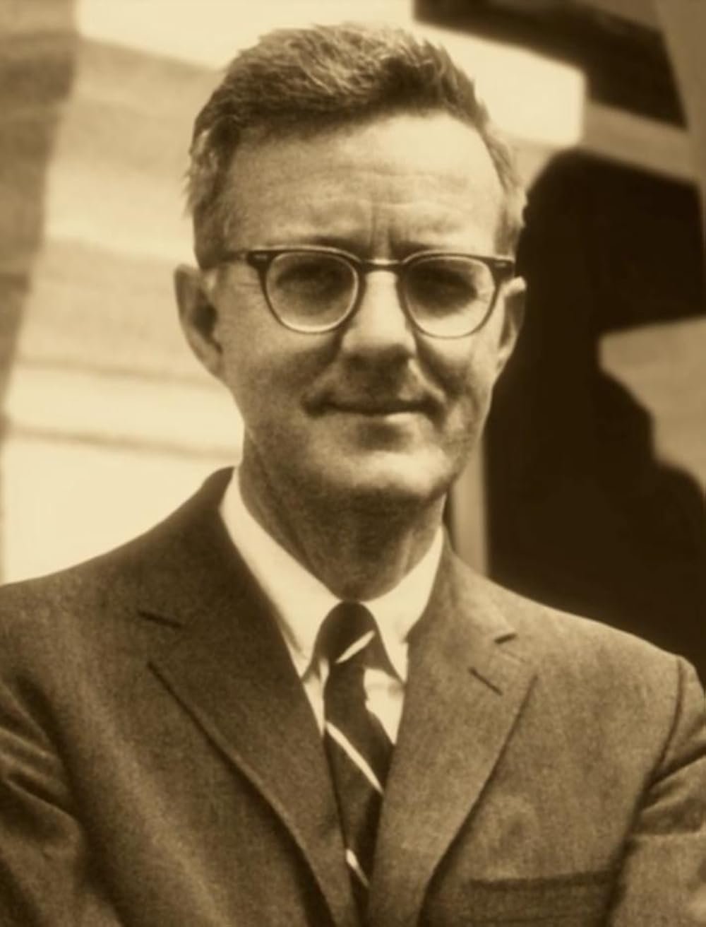 Ian Stevenson, psiquiatra e investigador de casos de reencarnación